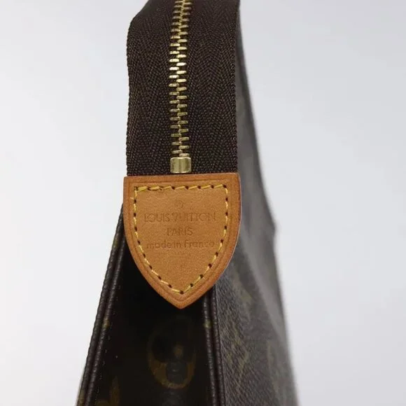 LOUIS VUITTON Monogram Poche Toilette 19 Pouch